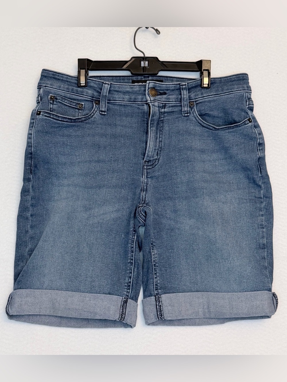 DKNY Jeans Size 10 Bermuda Jean Shorts Jorts Stretch Denim Cuffed Mid Rise